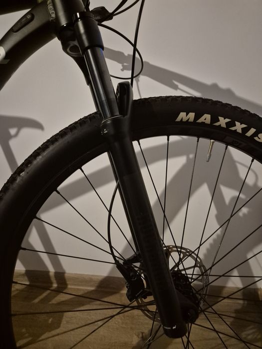 Vând Mondraker model 2023