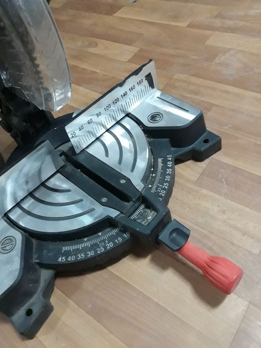 углорез по дереву