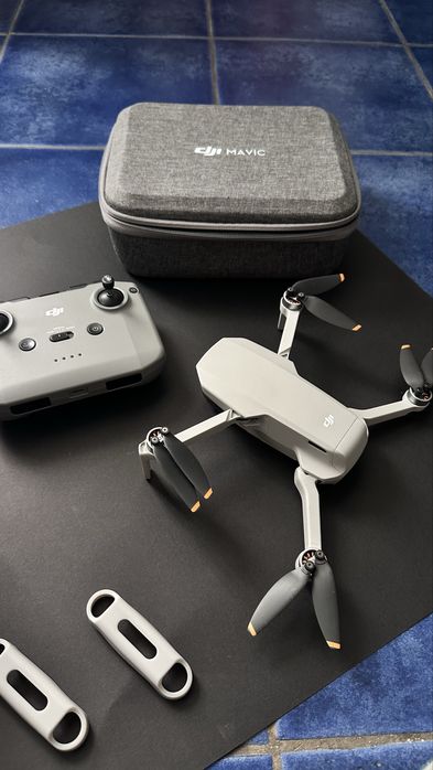 DJI Mini 4K – Excellent Condition + Carrying Case + Propeller Holders