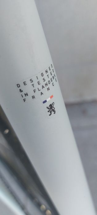 Продавам френски алуминиев  гравел  велосипед   28цола,М размер