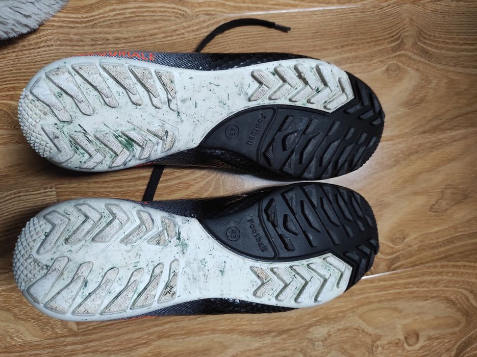 Adidași fotbal Nike mercurial 43