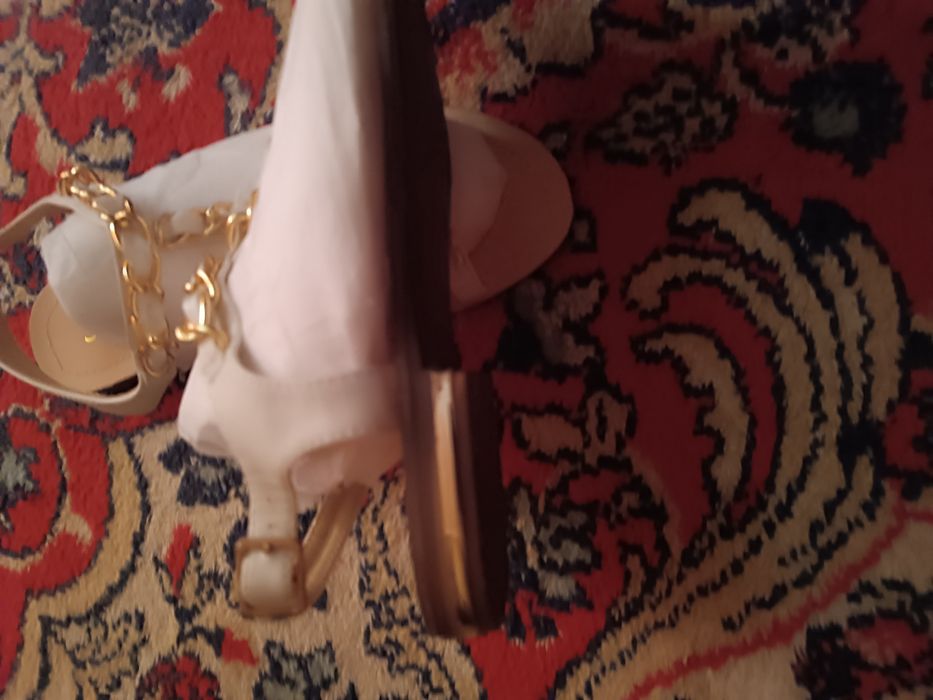 Летняя бувь новая