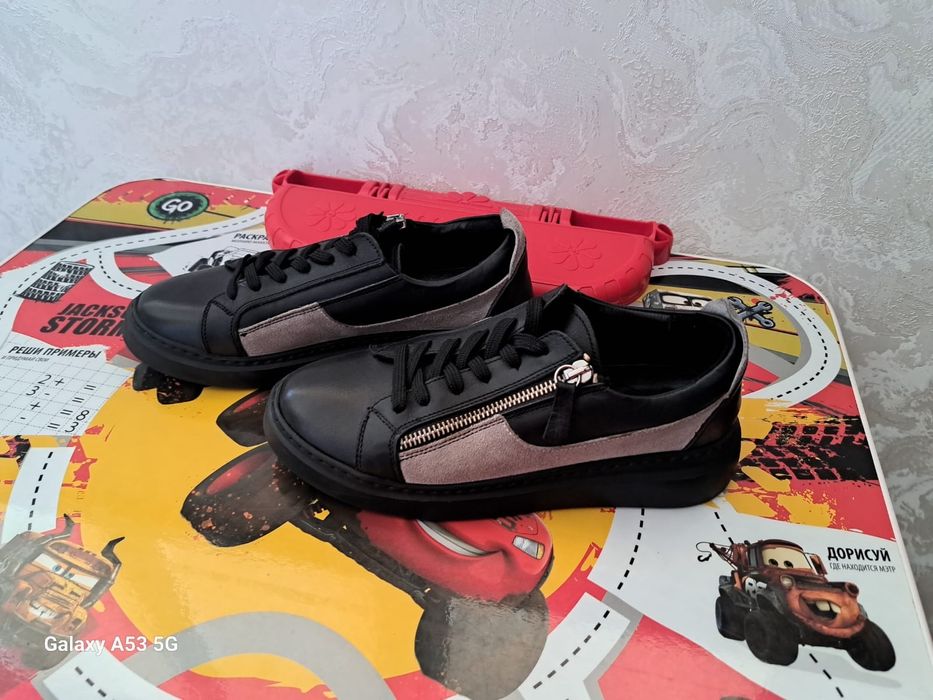 Турецкий кроссовка сатылады