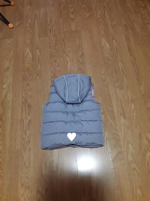 Vestă de  iarnă ptr fete 6-7 ani
