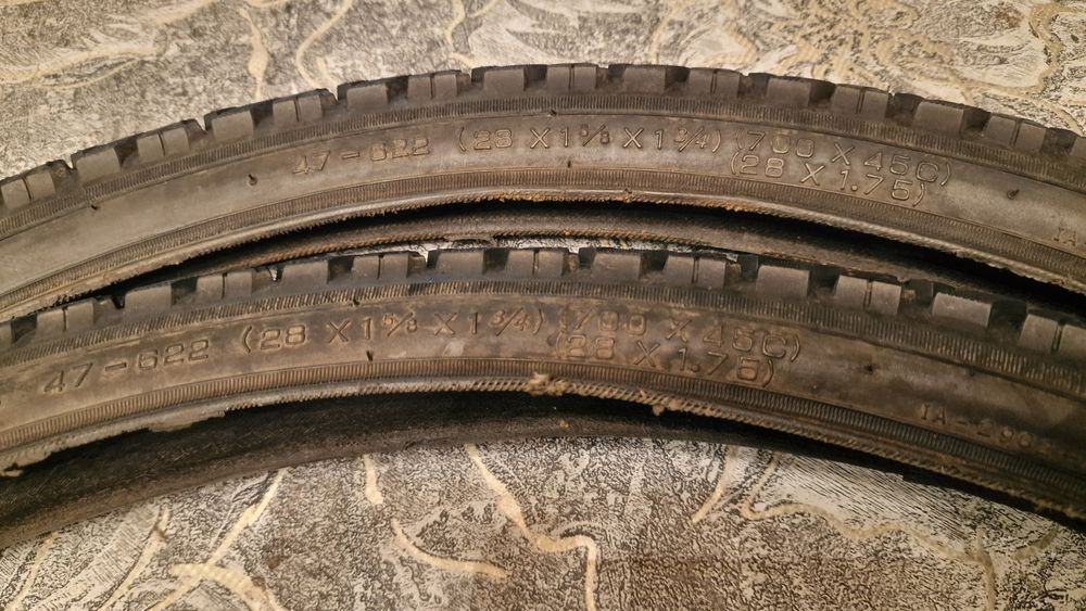 Продам шипованные велопокрышки