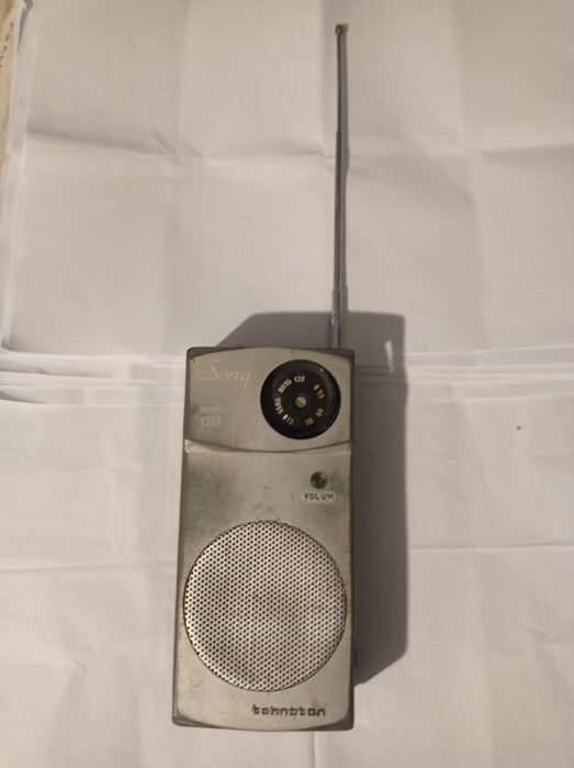 Vând/Schimb aparate radio,unele funcționează,preț în funcție de aparat