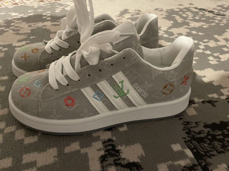 Кроссовки Adidas