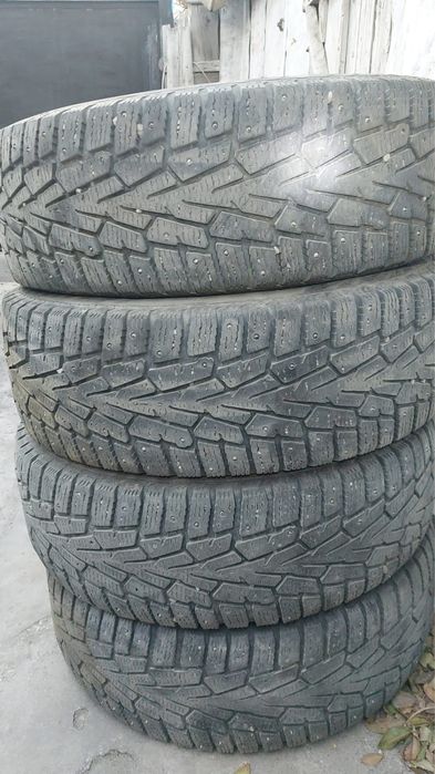 Продам зимние шины 215/65 r16
