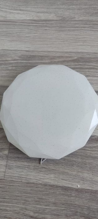 Продам светильник для ванной