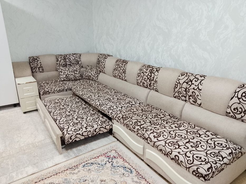 Ппродам диван в средней состоянии