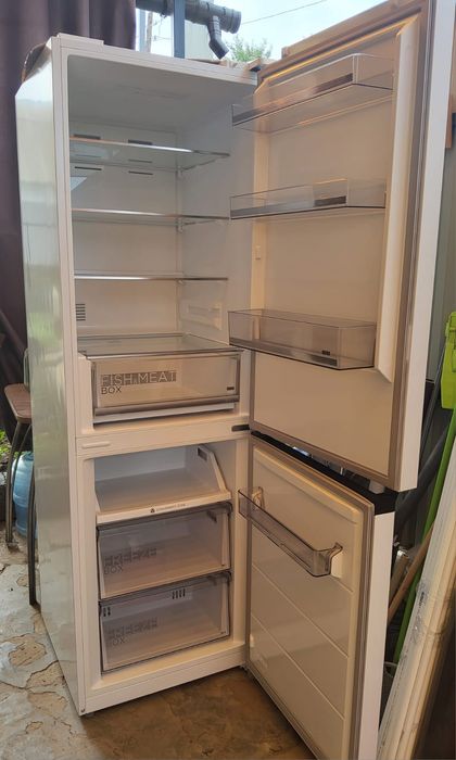 Холодильник, продаём, в отличном состоянии