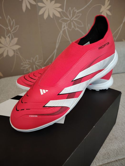 Нови стоножки ADIDAS predator league laceless