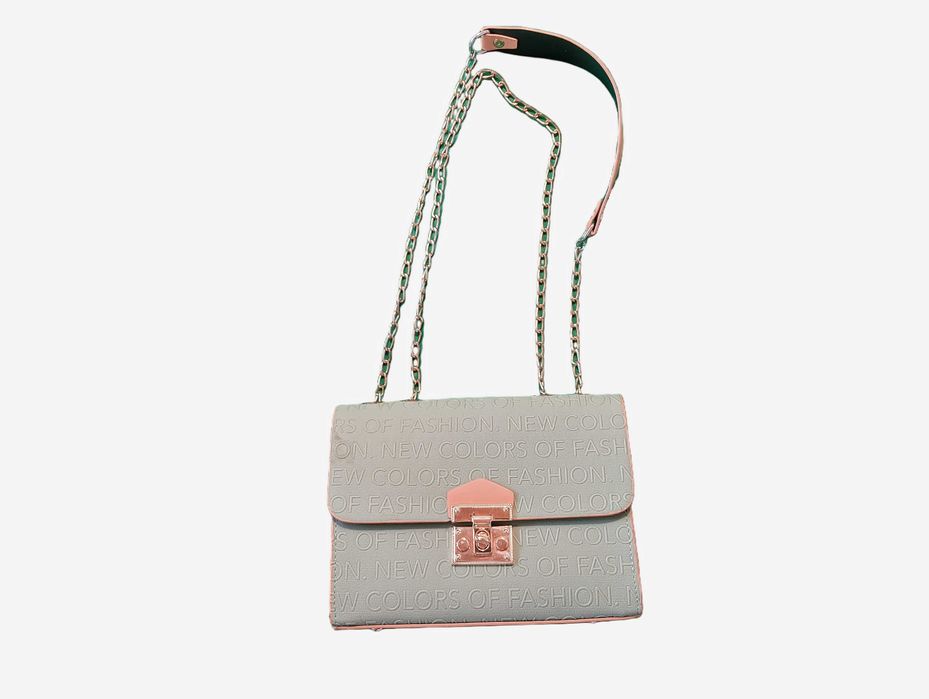 Запазена дамска чанта