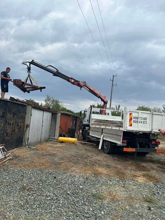 Услуги със самосвал с кран! Услуги с комбиниран багер!