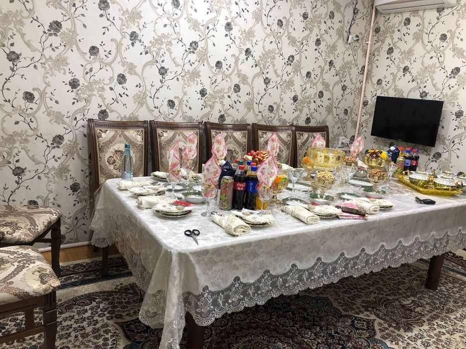 Asalomu aleykum mehmon kutadigan stol stul sotiladi  holati yaxshi
