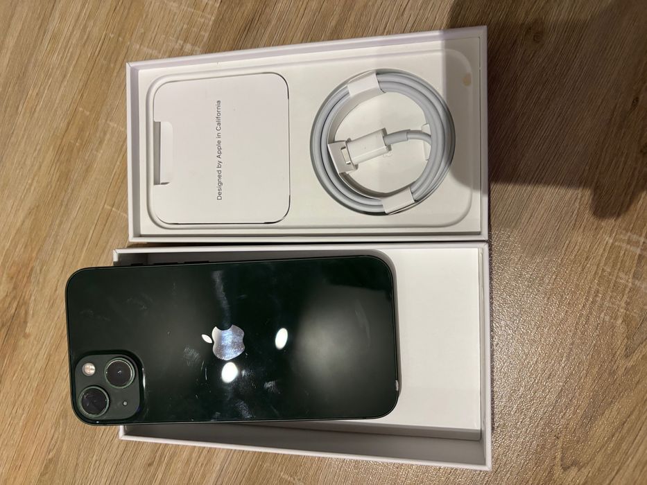 iPhone 13 в прекрасно състояние