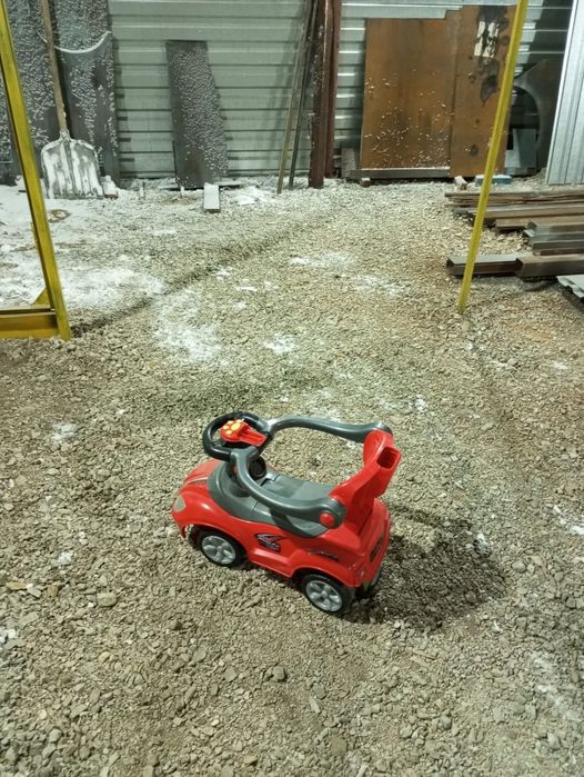 Детская машинка продам