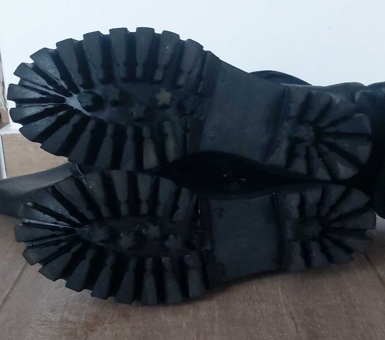 Дамски кожени ботуши