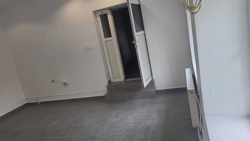 Inchiriez spatiu comercial Cuza Voda