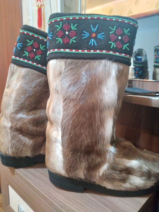 Продам унты женские