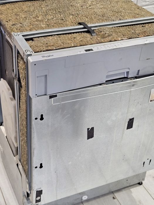 Встраиваемая посудомоичная машина