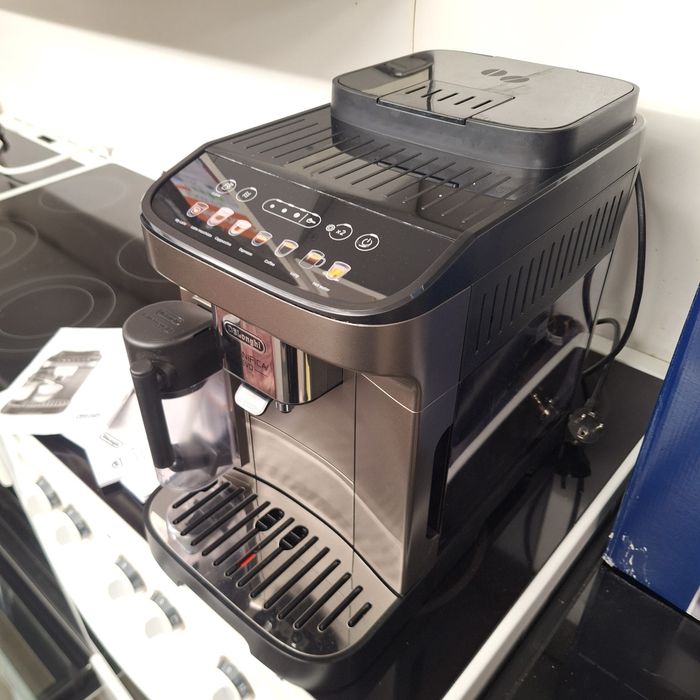 Кафе машина Delonghi Magnifica Evo  + подарък машина за чай Delonghi