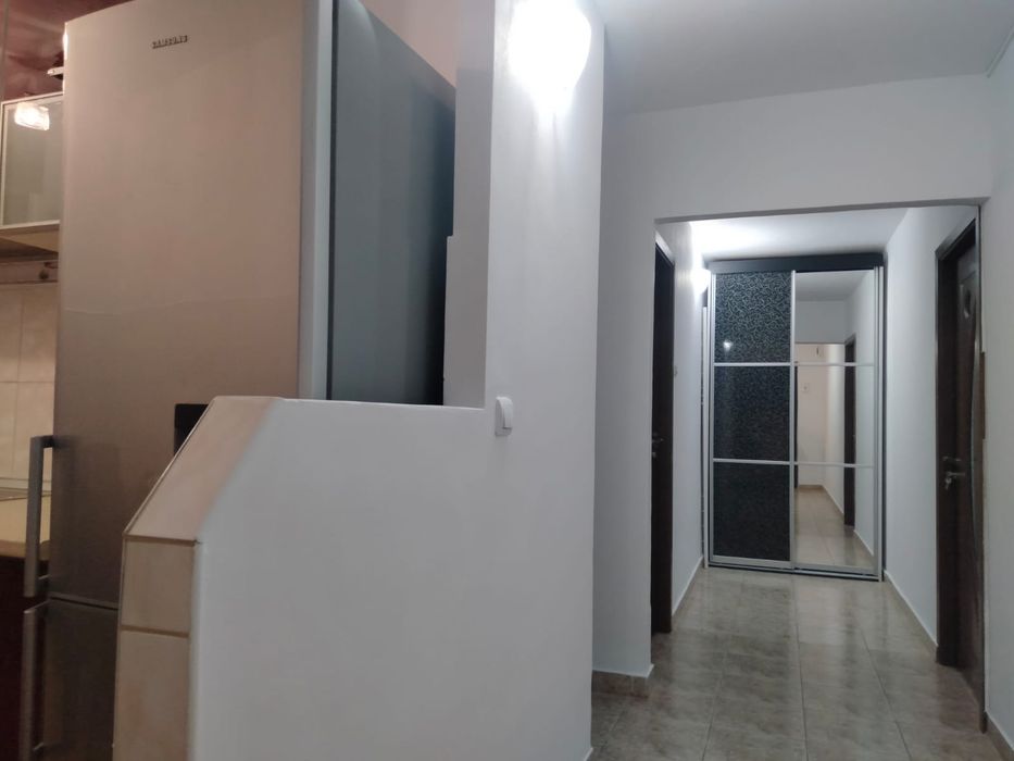 Inchiriez apartament zona Faget