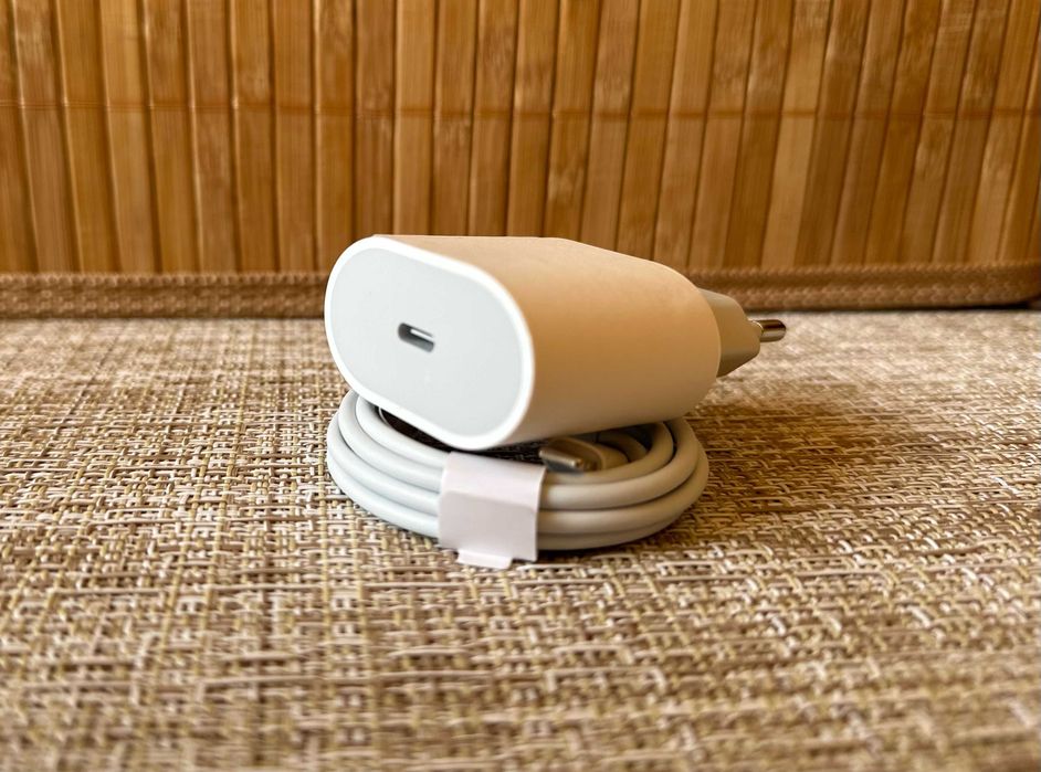 Зарядно за Iphone Fast Charge - комплект, ЧИСТО НОВ