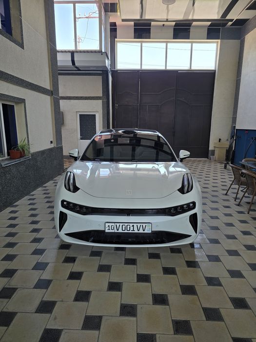 Zeekr 001 YOU Z-sport
2025/2025
100kWh akkumlyator 
3.3 sec 0-100km/s