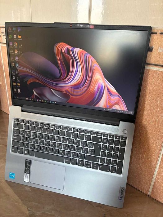 Ноутбук Lenovo ideaPad Slim 3 15IRU8