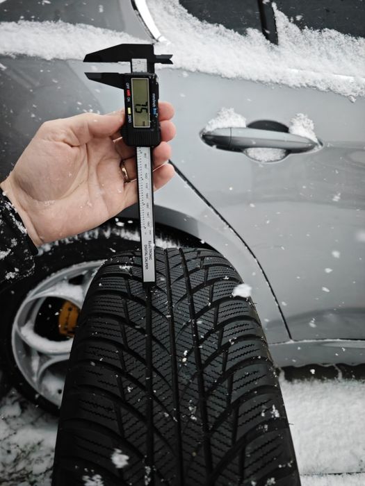 Set de patru anvelope iarna Bridgestone 205 / 60 / 17 Dot 2021, 7.5 mm