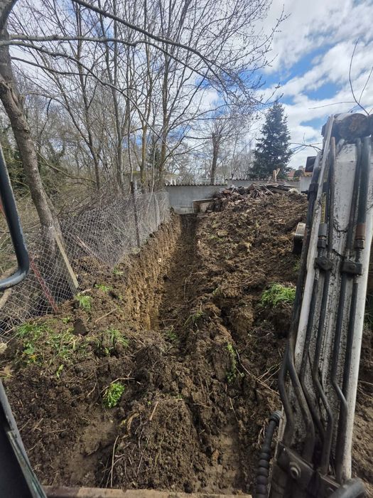 Услуги с мини багер и челен товарач | Изкопи и почистване/ Бургас