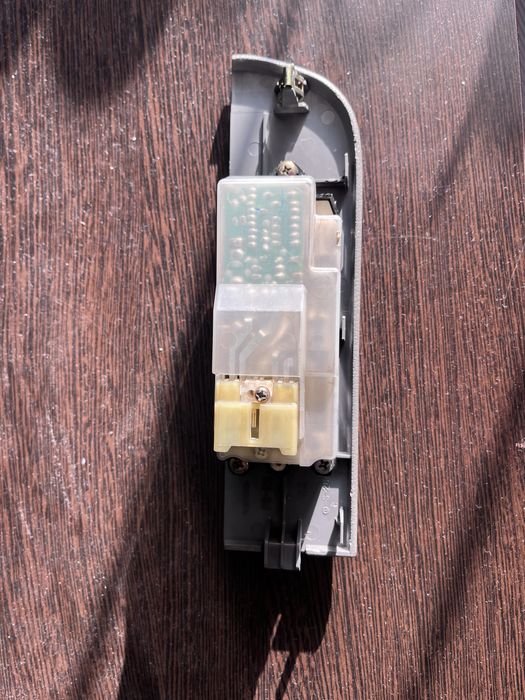 Блок управления стеклоподъемника