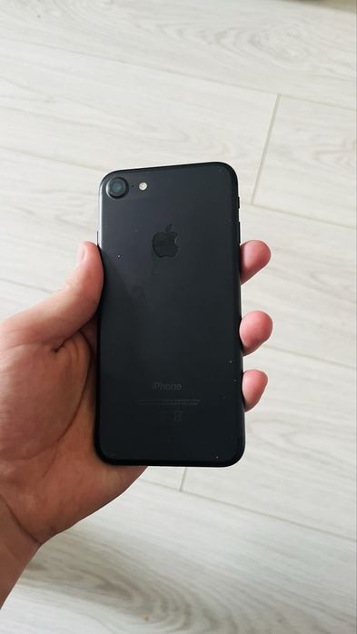 Продам айфон 7, iphone 7 в хорошем состоянии