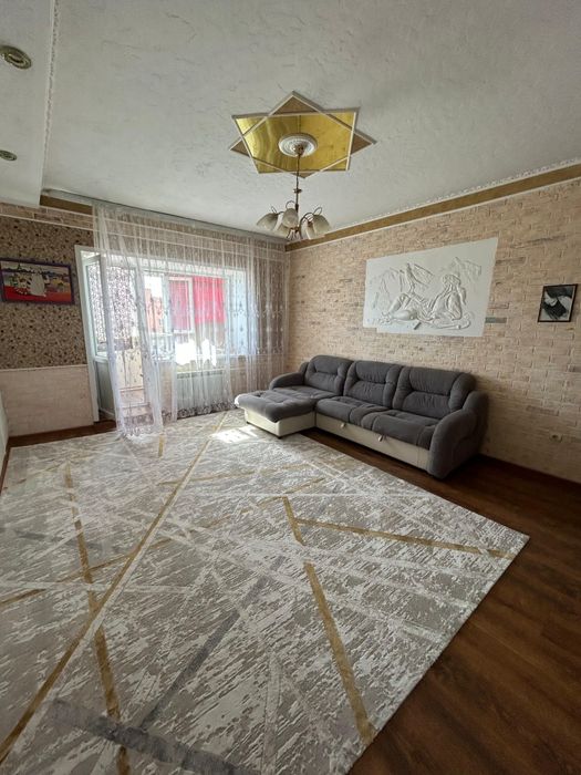 Продам трёхкомнатная квартиру