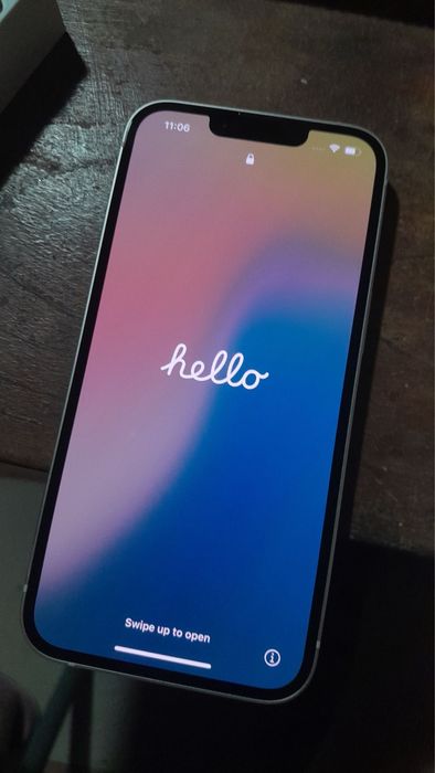 Продам Iphone 13,коробка есть