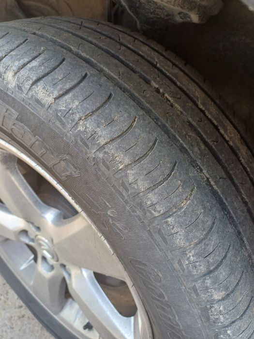 Продам комплект летних колёс без дисков.