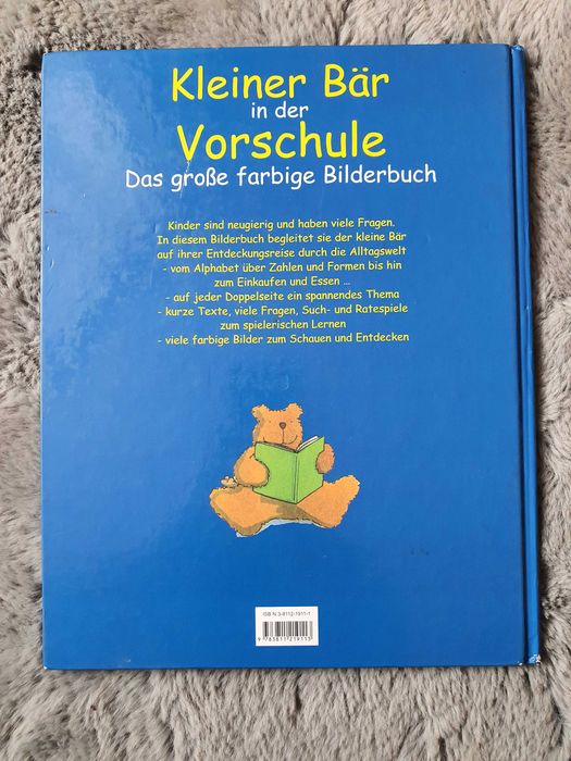Carte mare cu imagini color in limba germana. Ursuletul la grădinita.