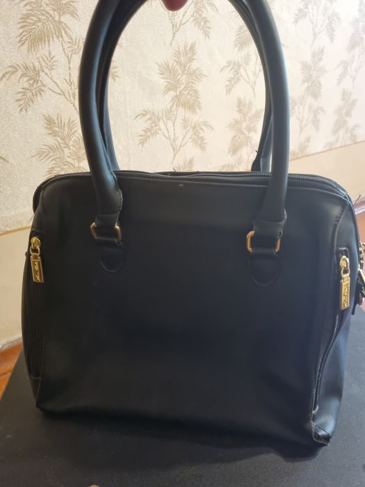 Женская сумка хорошего качества.