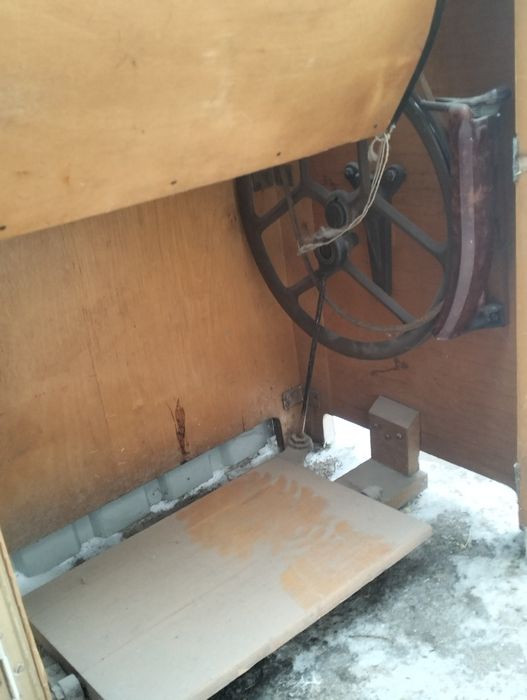 Продам швейную машинку