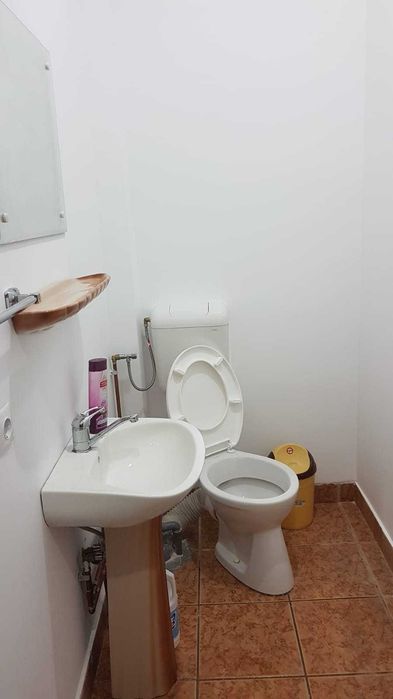 Inchiriez spatiu 40 mp.central Rm.Valcea