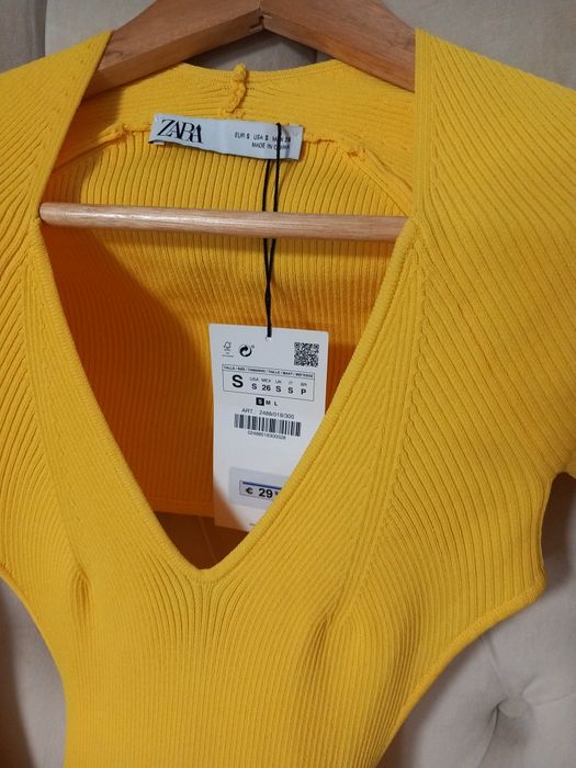 Rochie tricotata scurta cu decupaje galben intens măsură S Zara