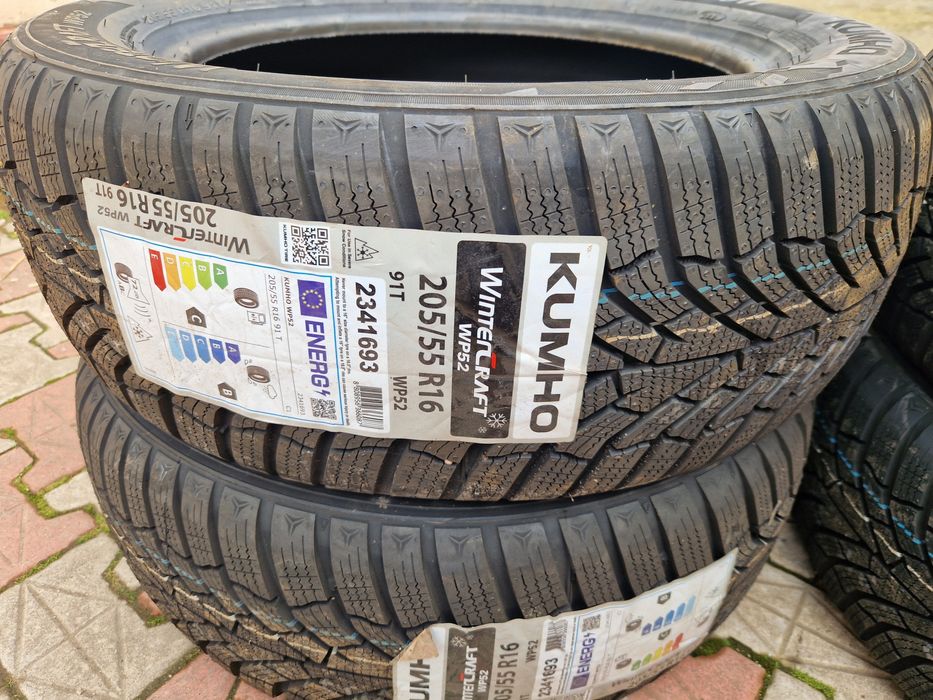Doua anvelope de iarnă Noi 205 55 16 Kumho