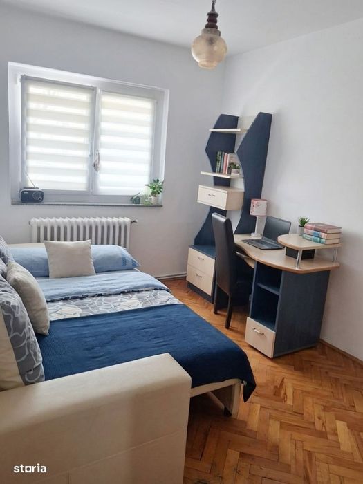 Apartament cu 4 camere, 90 mp, decomandat, etaj intermediar, Zona Damb