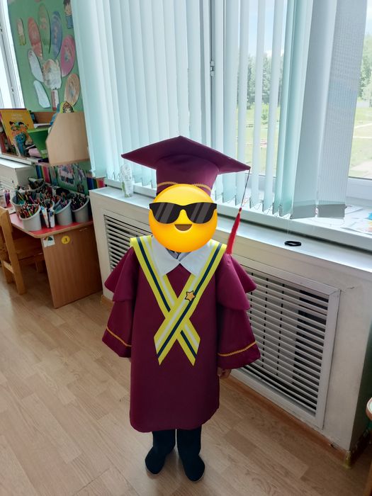 Продам мантию  на 5 -6 лет