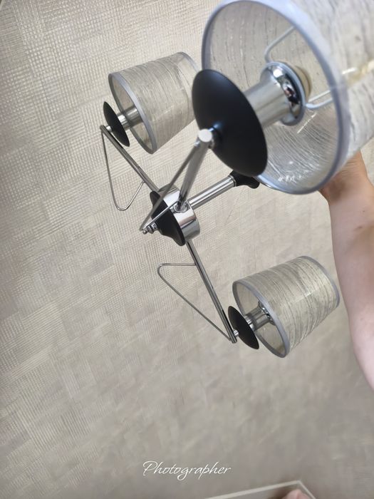 Продам люстру 3 рожковая