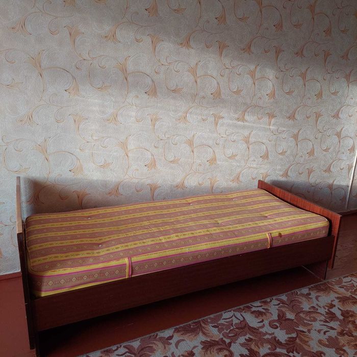 Продам Кровати деревянные