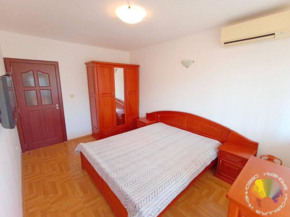 Дава се под наем Тристаен апартамент в Бургас, Възраждане - 120 кв.м за 459 € - Снимка #8