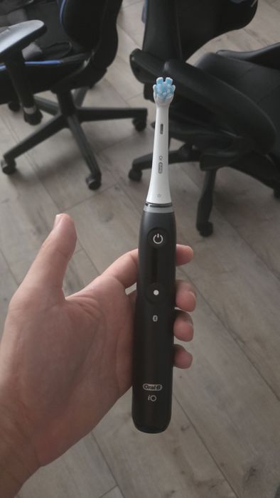 Periuta Oral B Io7 si incarcator