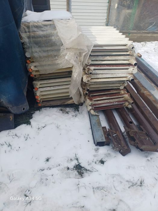 Продам чугунные батареи